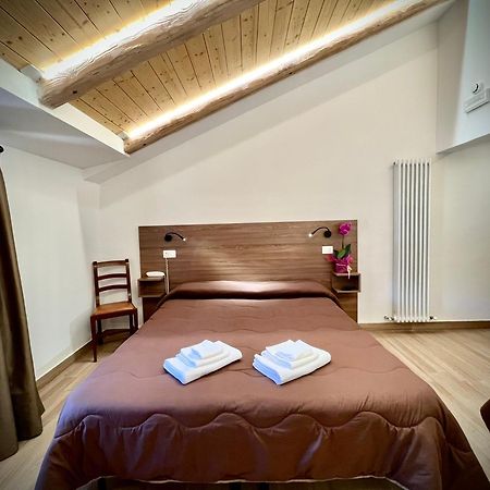Hotel Pinguino ペスカッセーロリ エクステリア 写真