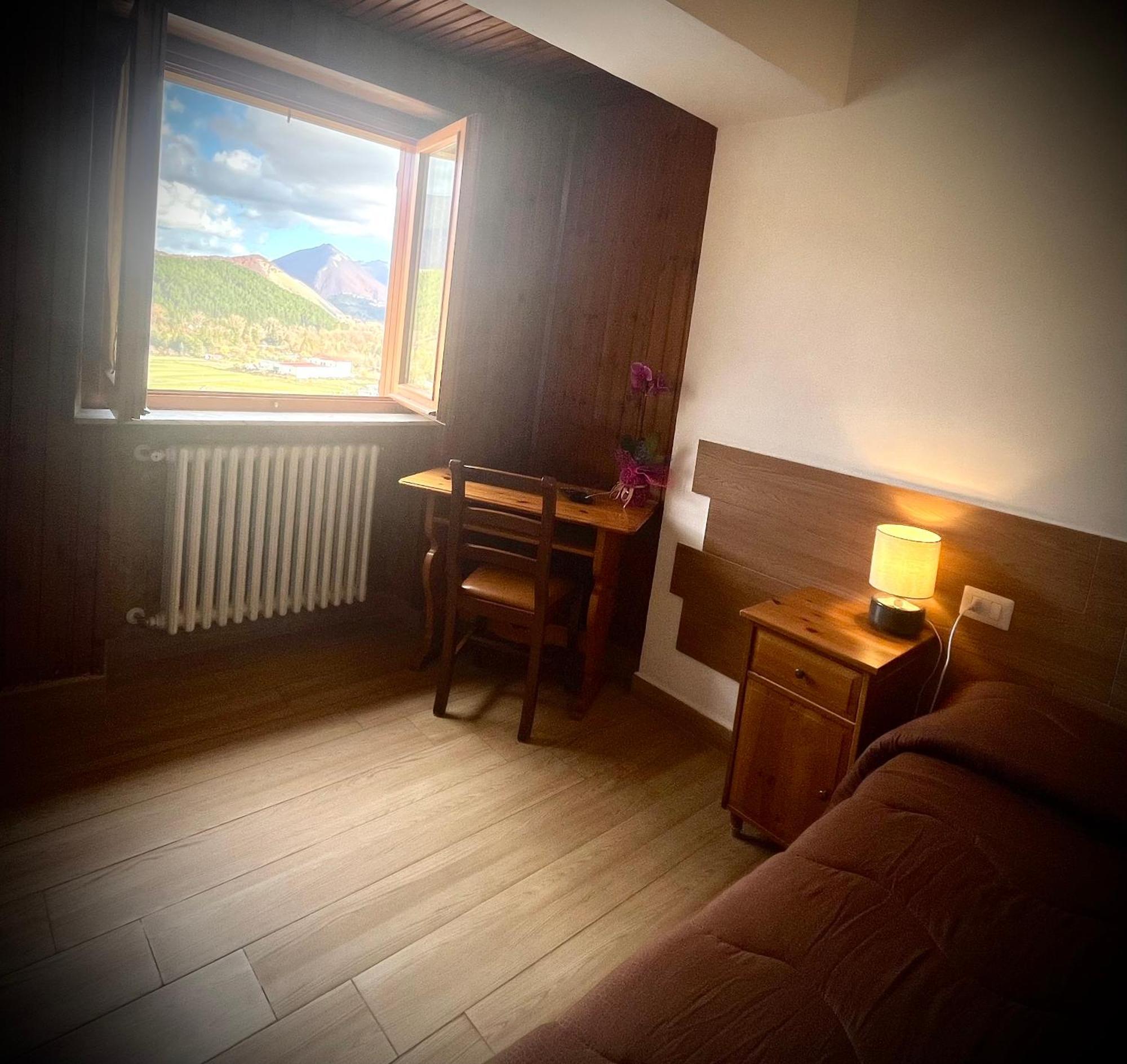 Hotel Pinguino ペスカッセーロリ エクステリア 写真