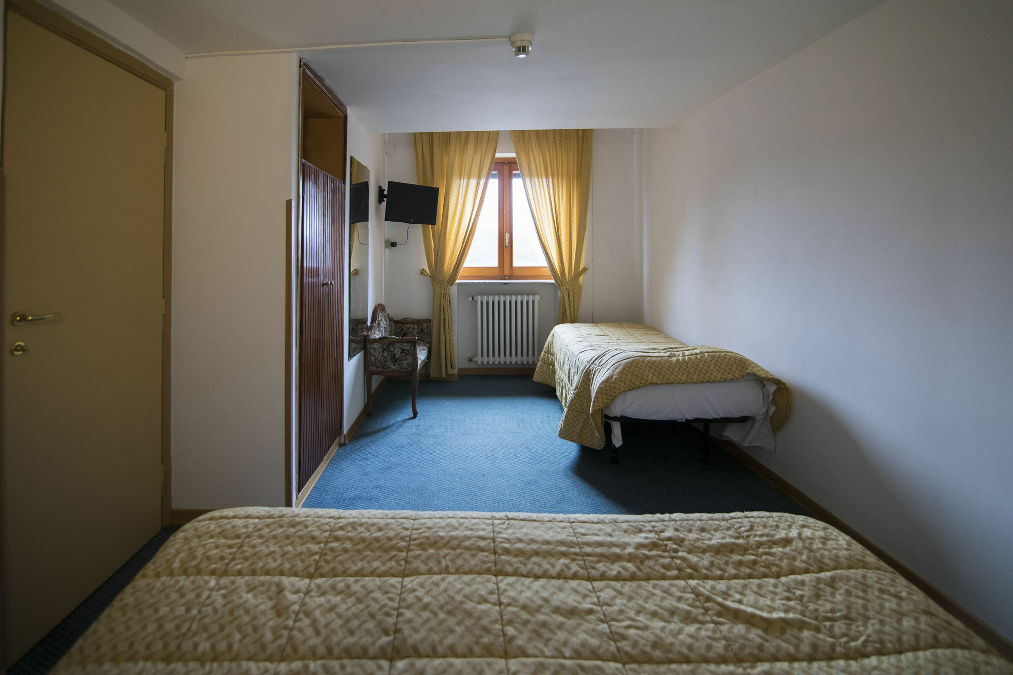Hotel Pinguino ペスカッセーロリ エクステリア 写真